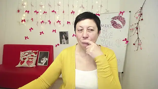 EmilyL0ve: απευθείας συνομιλία ΧΧΧ