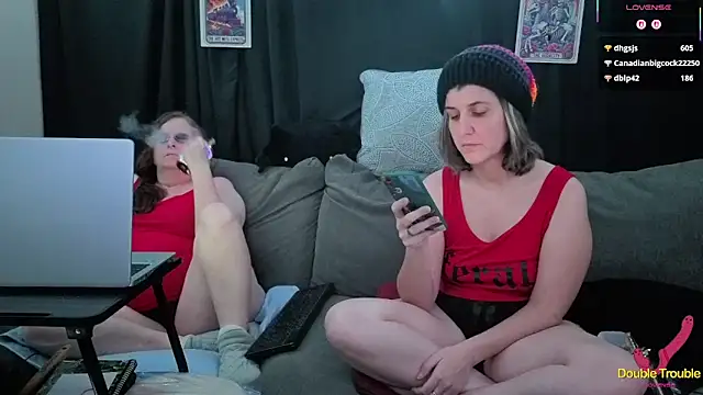 Bella_and_Marie's Webcam Show