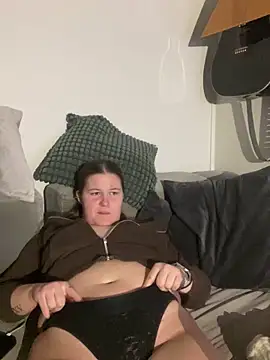 justsomeoneuknow Chat XXX in diretta