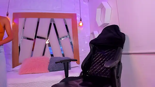 Bella_Miller1_ Chat XXX in diretta