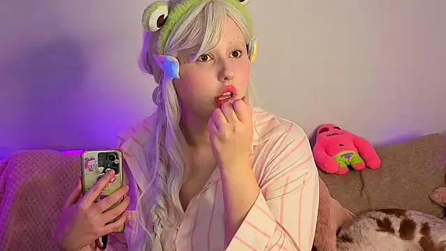 ElfieEva Pertunjukan Webcam