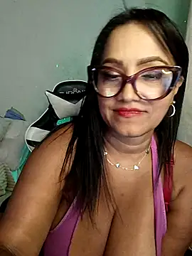 Yameil Show in webcam