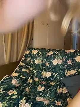 milablossom-with-pussy Adlı Modelin Canlı XXX Sohbeti