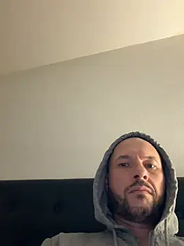 Guitccchn Live XXX chat