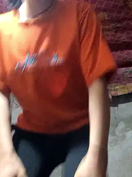 Show modela gio-thu na web-kameri