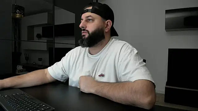 DravenPeak's Live XXX Chat