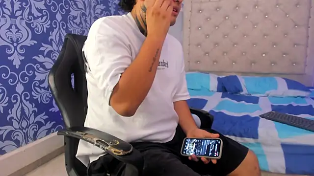 Beele_and_Evie Chat XXX in diretta