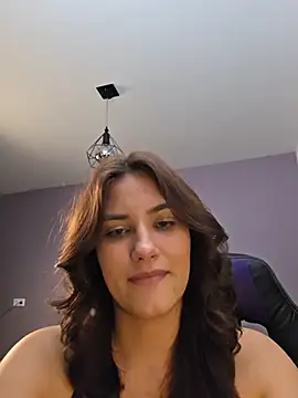 Chat +18 de MiaRides19 ao vivo