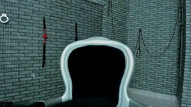 Chat +18 de Briana_24 ao vivo