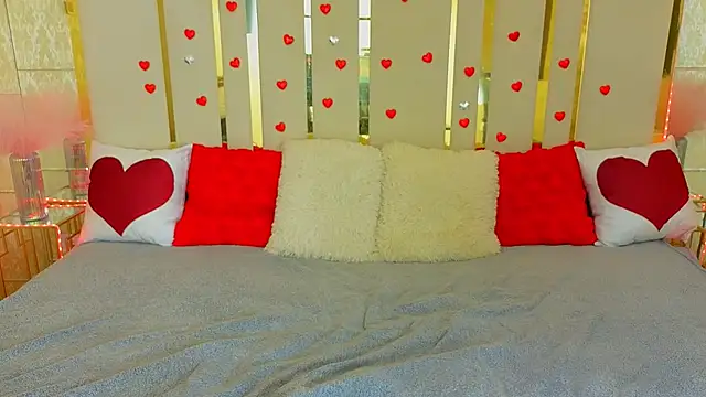 Show modela Neyla_Charm na web-kameri