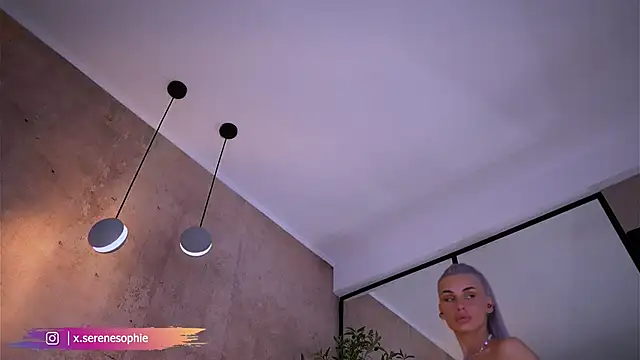 Chat +18 de Serene_Sophiex ao vivo