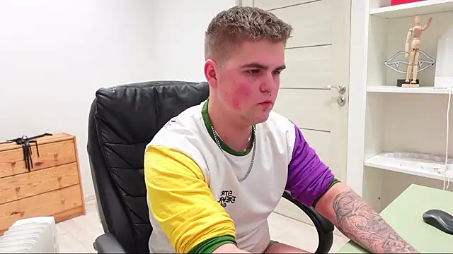 Jackson_Teele Adlı Modelin Canlı XXX Sohbeti