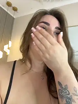 KiraBarlows live XXX chat