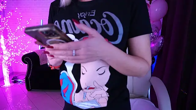 BellaRayyy élő XXX-chatje