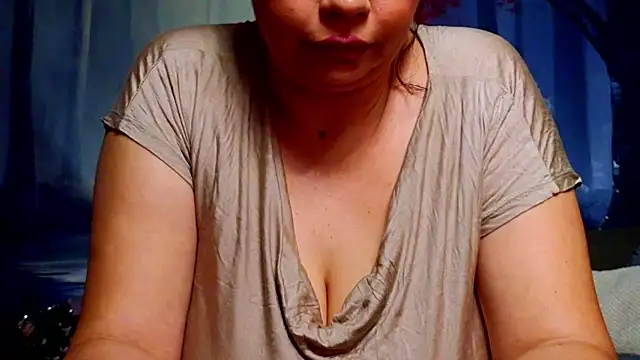 ElizabethEvenn Live XXX chat