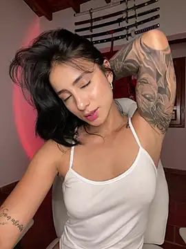 Ale_Lewis élő XXX-chatje