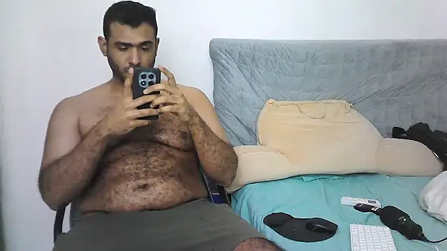 AlphaLatinoBear's Webcam Show