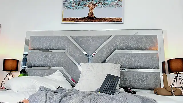 Slut_Milf_ élő XXX-chatje