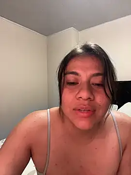 Poli_amor2025 লাইভ XXX চ্যাট