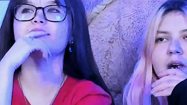 Elainebeness live XXX chat