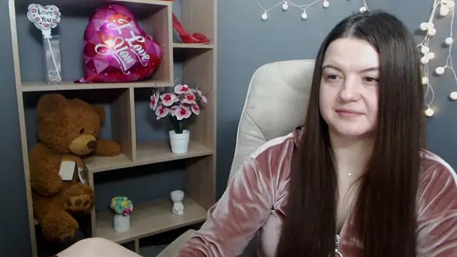 MavkaCuteのライブXXXチャット