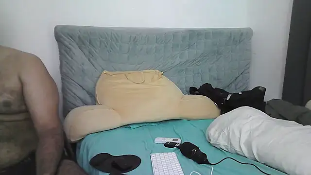 AlphaLatinoBear – Naživo XXX chat