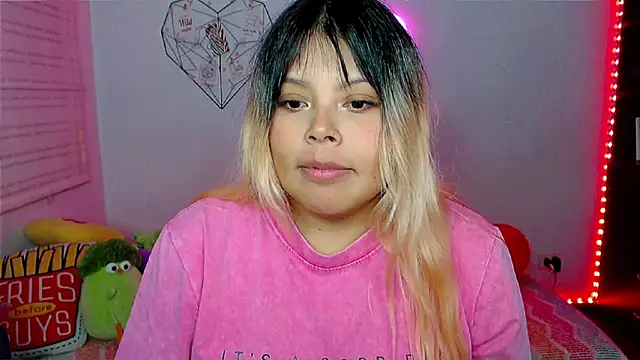 Živý XXX chat EllieMoonX