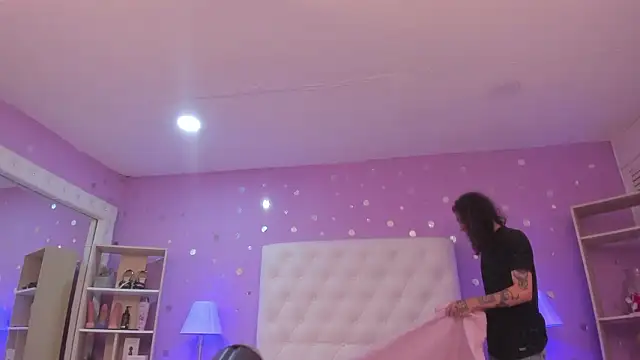 Czat XXX na żywo – Goldentemptation_