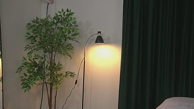 Czat XXX na żywo – Alyonaqueen_