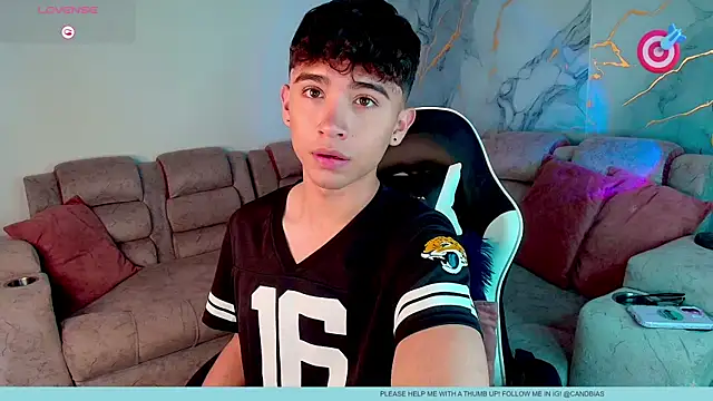 Niico_Cruz Adlı Modelin Canlı XXX Sohbeti