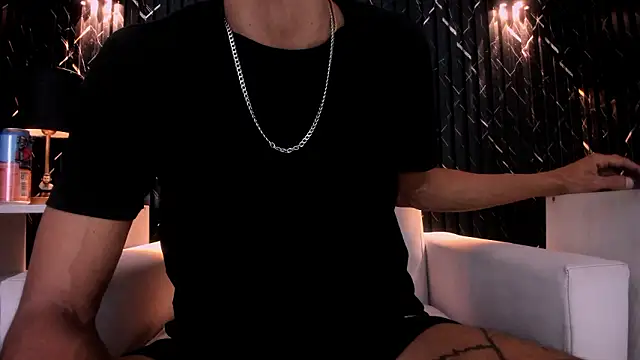 Gregory_Sforza Adlı Modelin Canlı XXX Sohbeti