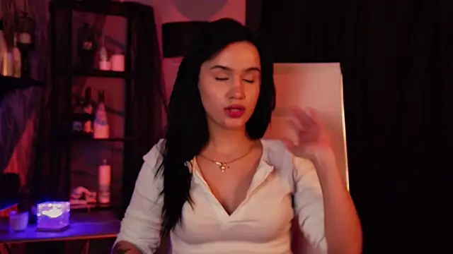 MonicaFarmer: онлайн-секс-чат