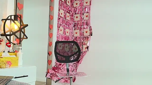 Sara_BigAss- Live XXX-chat