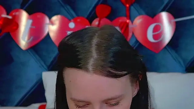 ArinaKubrick: онлайн-секс-чат