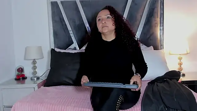 AiraMoreau Chat XXX in diretta