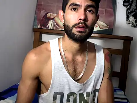 Show de hideonbush051 na webcam