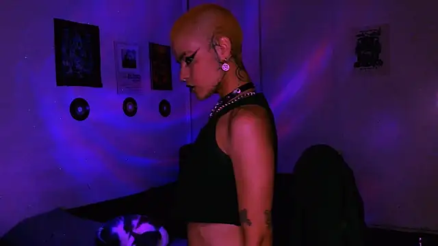 alex_one888 Adlı Modelin Canlı XXX Sohbeti