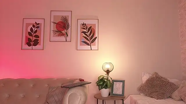 DahianaWalcott: онлайн-секс-чат