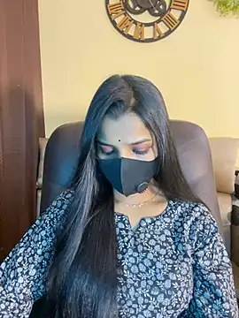 its_ur_flora élő XXX-chatje