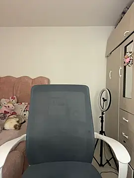 Emmily_19's Live XXX Chat