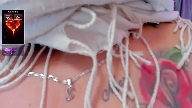 Nayla-Mouna 在線直播表演