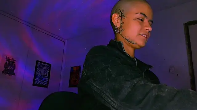 alex_one888 Chat XXX in diretta