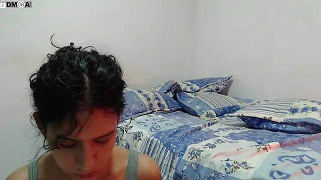 AlinaWoolf_'s Live XXX Chat