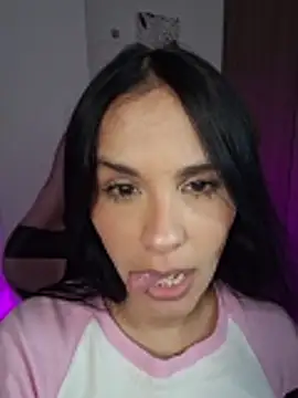 heyshaa Chat XXX in diretta