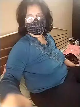 RICHA_BHABHI23: онлайн-секс-чат