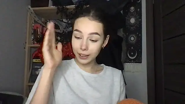 Yuna5343 Chat XXX in diretta