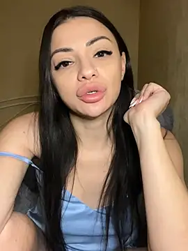 Layana_Ro: απευθείας συνομιλία ΧΧΧ