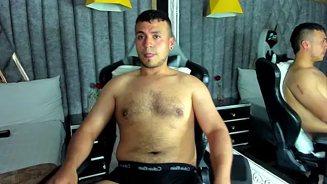 AronGarcia webcam show