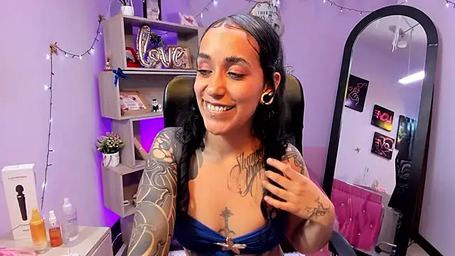 StaceyLeee Adlı Modelin Canlı XXX Sohbeti