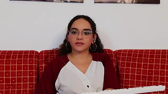 Taylor_Tina's Live XXX Chat